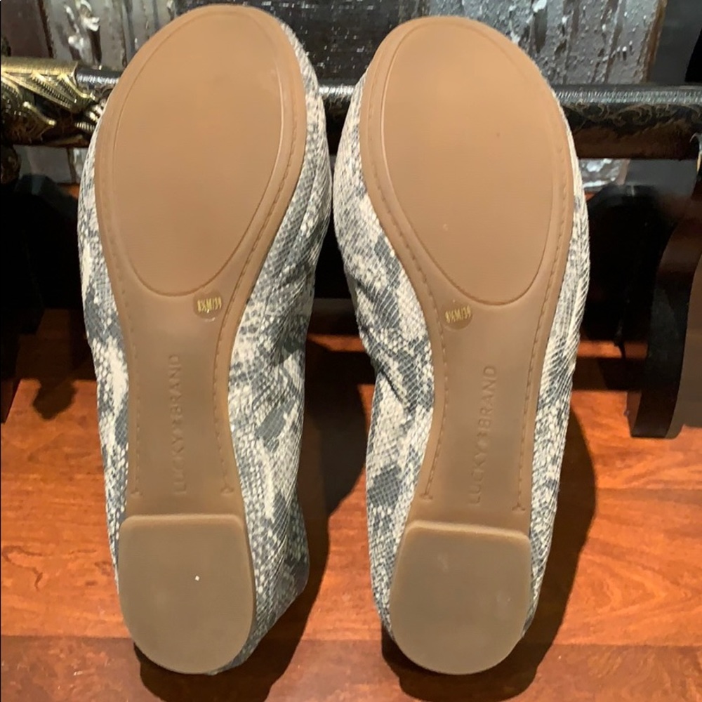 Shoes - Picture 2 of 4